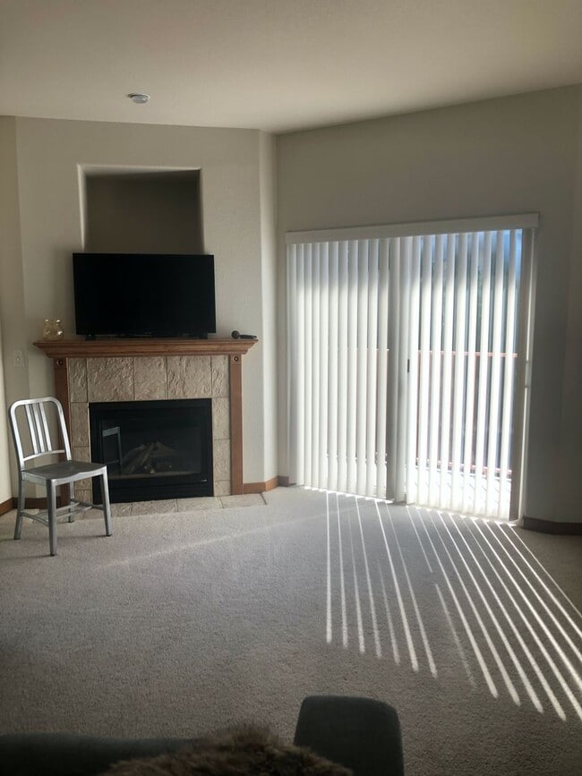 Photo - Fully Furnished Lakefront Condo!! 6 Month Lease Available!