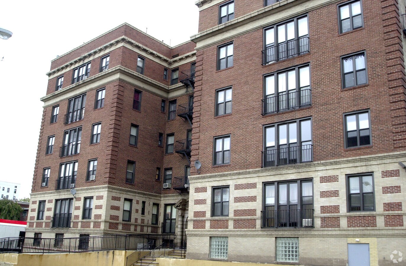 94 S Munn Ave - 94 S Munn Ave Apartments