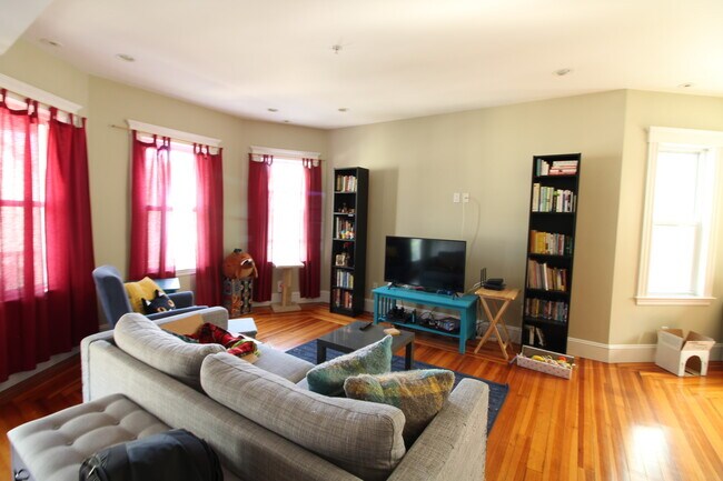 Photo - 7 Ashland St Unit 2