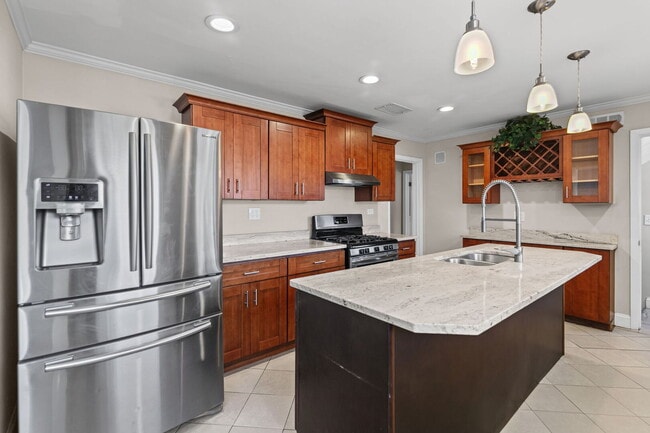 Photo - 836 W Everett Rd