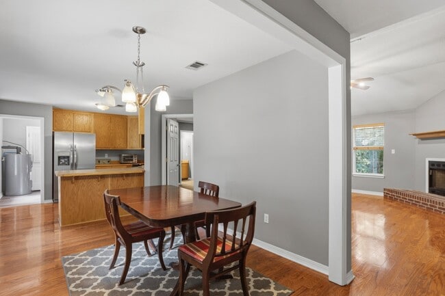 Photo - 2115 Byron Paul Ln