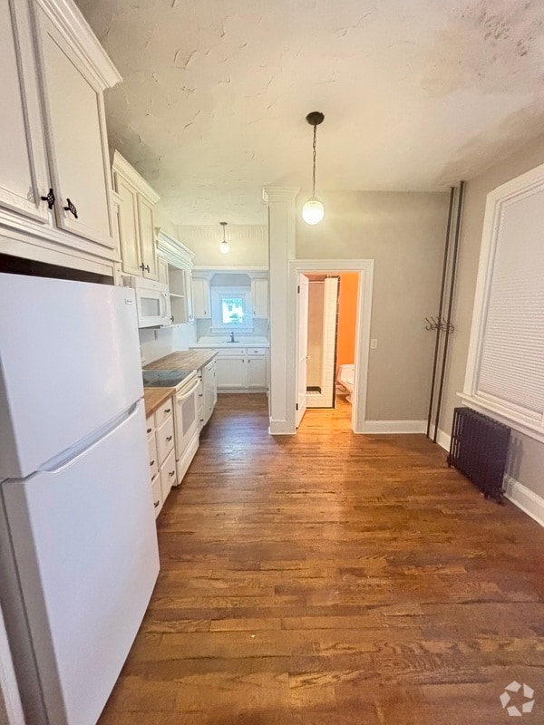 Building Photo - 213 E Ross St Rental