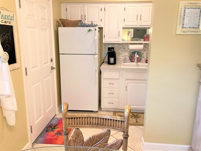 Photo - AVAILABLE  August 1-2026.....Nice One Bedroom $1,850/month Centrally Located on Marco Island...