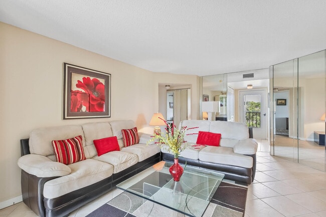 Photo - 3951 Via Poinciana Unit 511