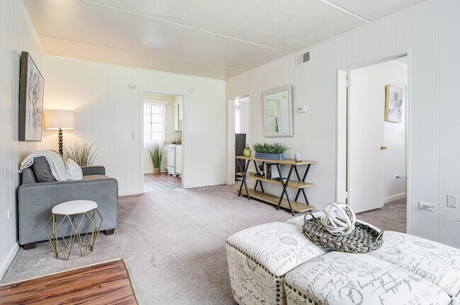 Photo - Sedgefield Apartments