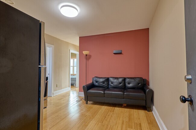 Photo - 198 Court St Unidad 12