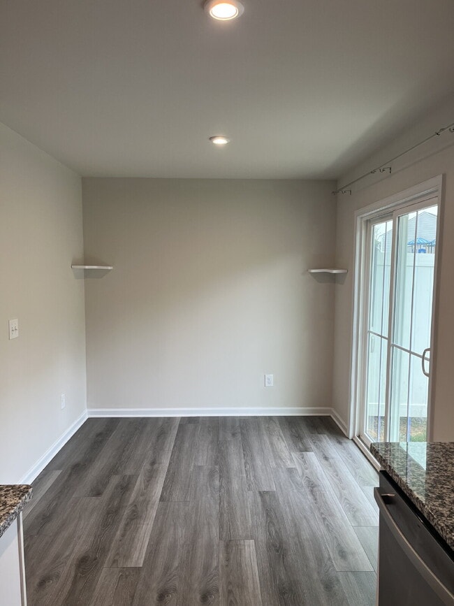 Photo - 1607 Mountain Ash Ln
