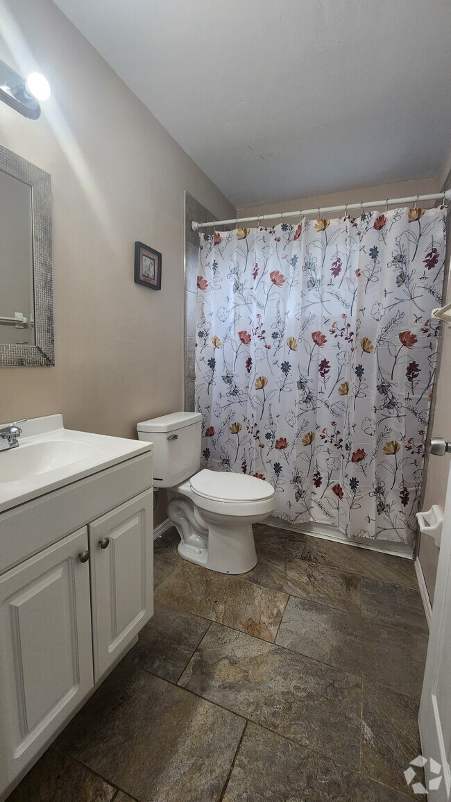 Building Photo - 27715 Tennessee St Rental