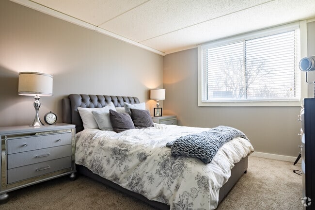 1BR, 1BA - Bedroom