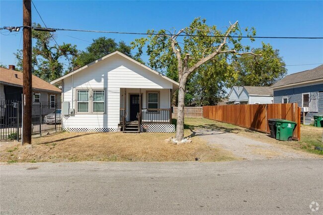 Building Photo - 1217 Campbell St Rental