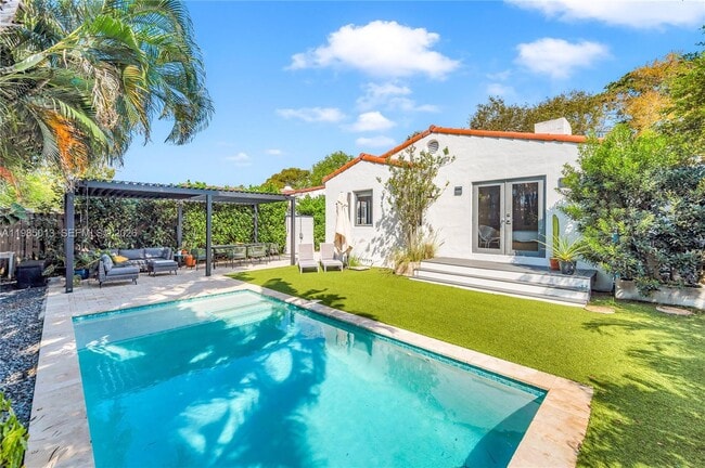 Photo - 1240 SW 21st St