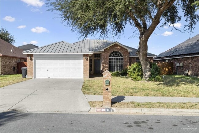 Building Photo - 37 E Xenops Ave