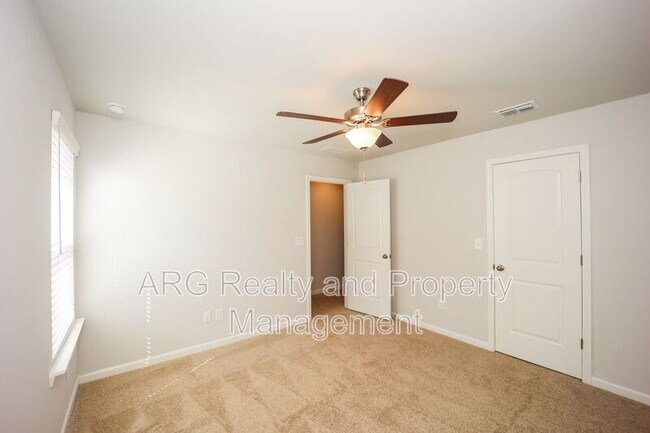 Photo - 17 Camellia Dr