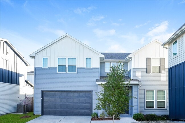 Building Photo - 9835 Willow Creek Commerce Dr