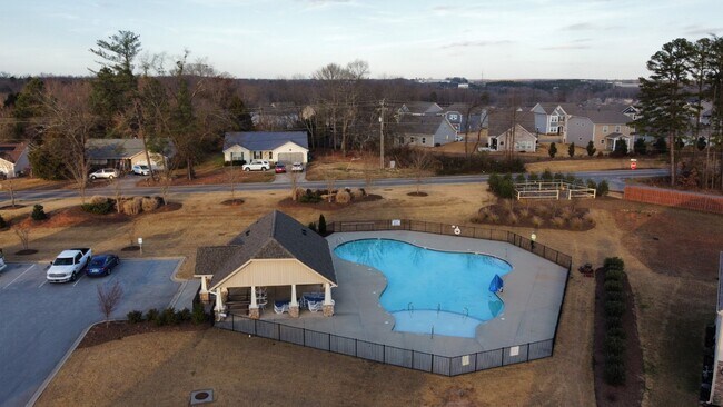 Photo - 521 Lone Rider Path