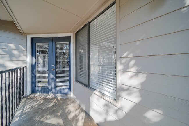 Woodside At Lake Highlands Apartment Homes