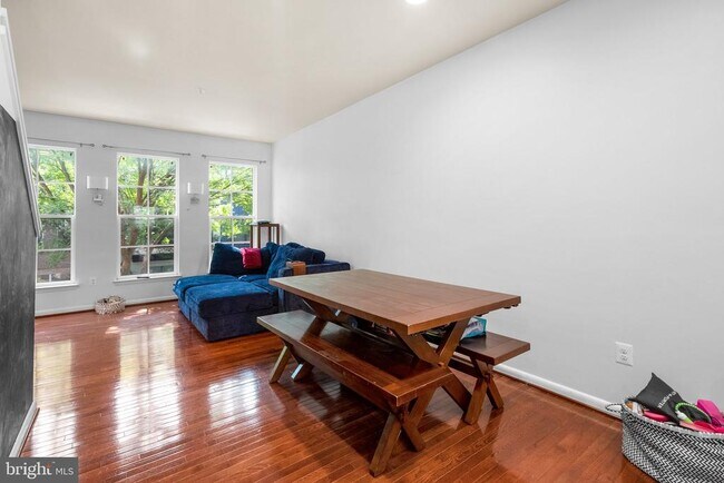 Photo - 5736 45th Ave