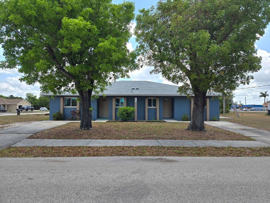 Photo - 1202 SE 8th Ter ~ Charming Duplex Home!