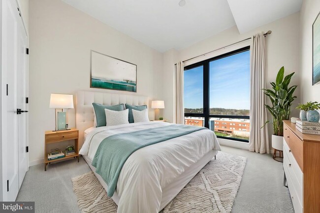 Building Photo - 255 W Falls Station Blvd Unit 704