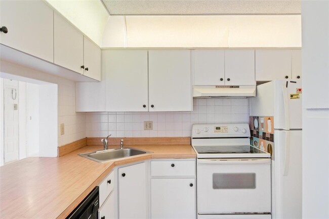 Photo - 1308 Pine Ridge Cir E Unit H2