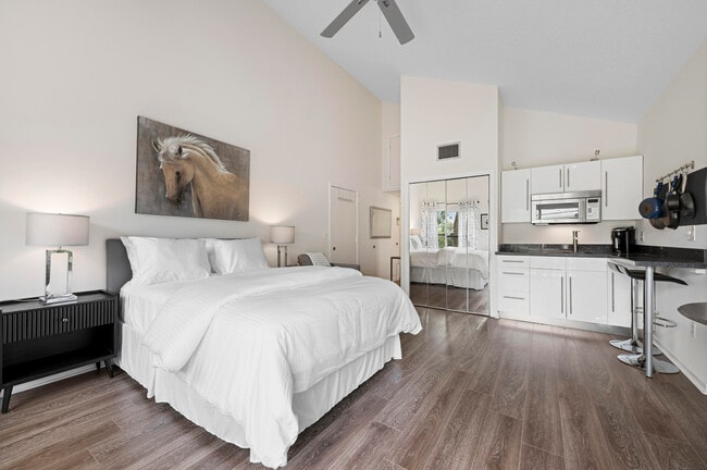 Photo - 11863 Wimbledon Cir Unit 543