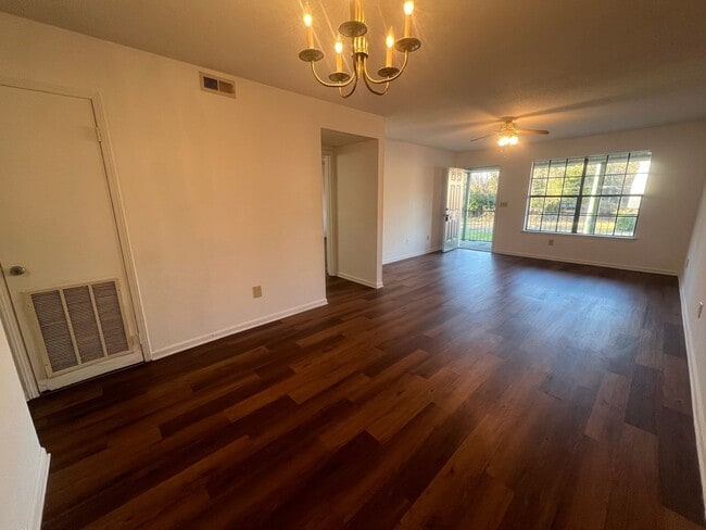 Photo - 621 E 33rd St Unidad D