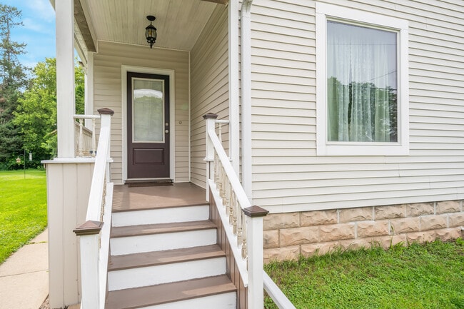 Photo - 1436 W Prospect Ave