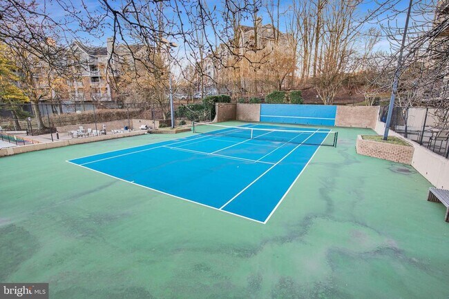 Photo - 5500 Holmes Run Pkwy Unidad 703