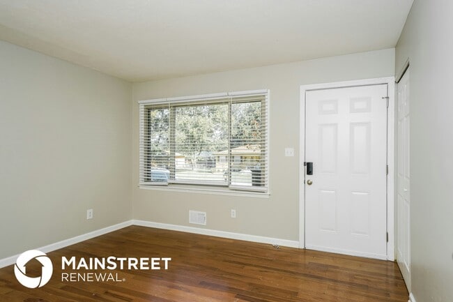 Photo - 11004 Albion Dr