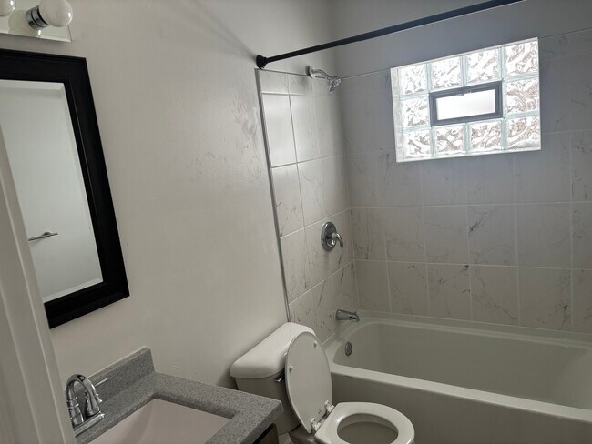 Photo - 1128 Berlin Rd Unidad 3