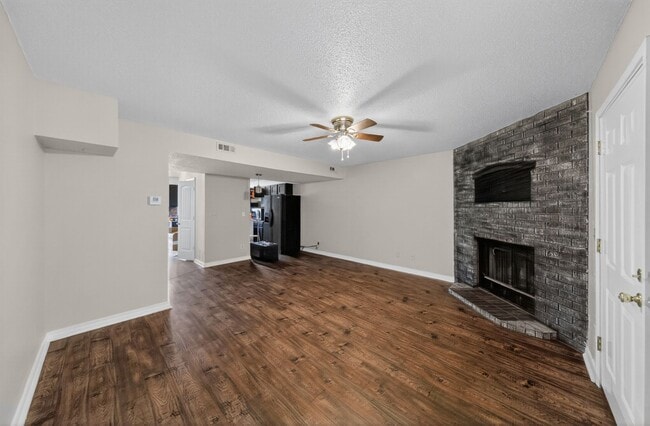 2456 N Brophy Cir