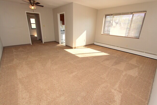 Photo - 2976 Voelkel Ave