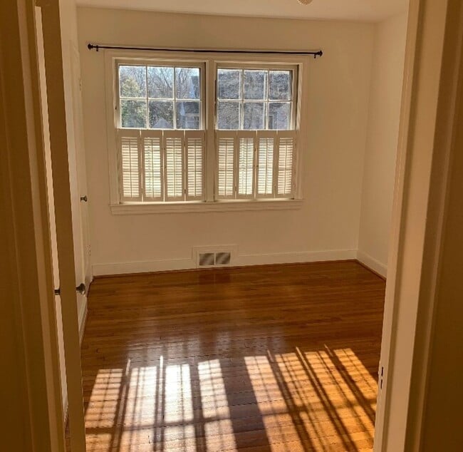 Photo - Charming three-bedroom in Irving Park area