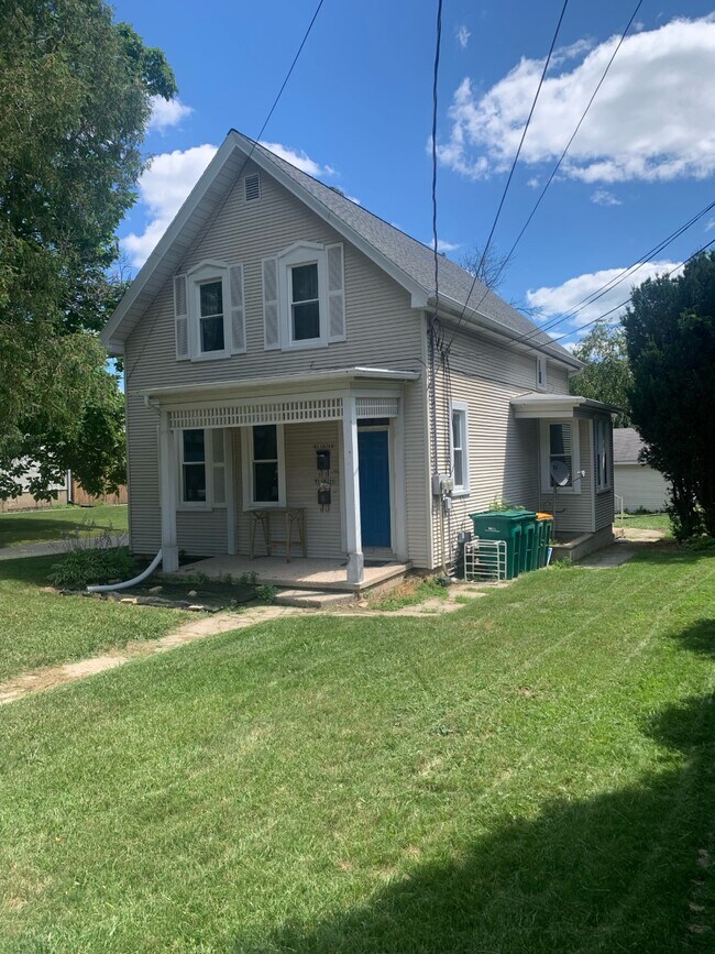 Photo - W61N386 Washington Ave Unit Lower