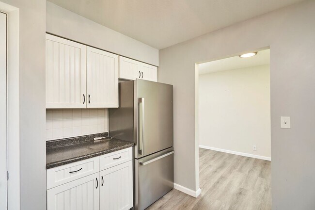 Photo - 432 Mackinaw Ave