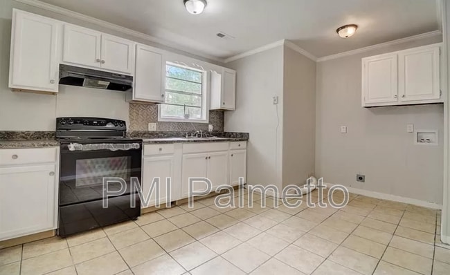 Photo - 329 Saddlefield Rd