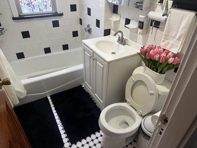 Photo - 108 Wilmington Ave Unidad 1