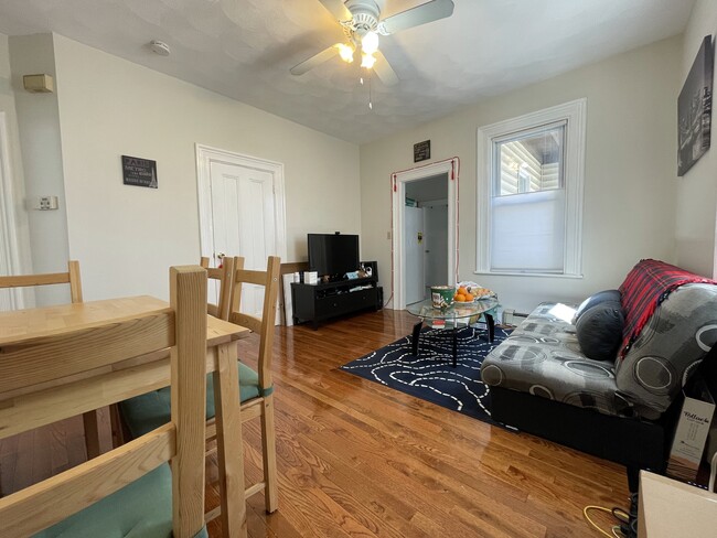Living / Dining b - 96 Wyman St Unit 1