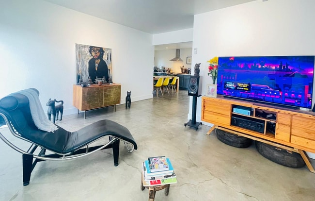 Photo - 3834 La Rosa Dr