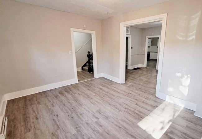 Photo - 3 Bed / 1 Bath Single Family Home