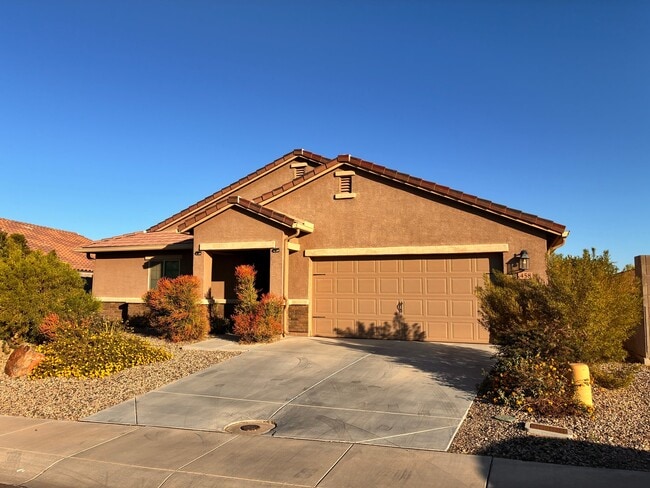 Photo - 458 W Whitetail Dr
