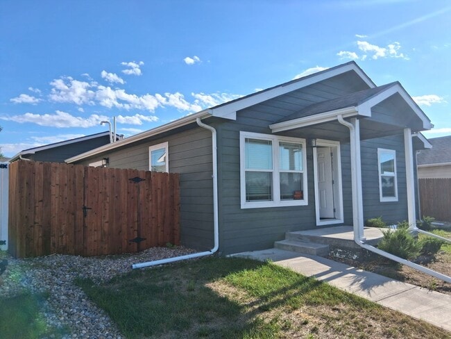 Building Photo - 1412 Ouray Ave