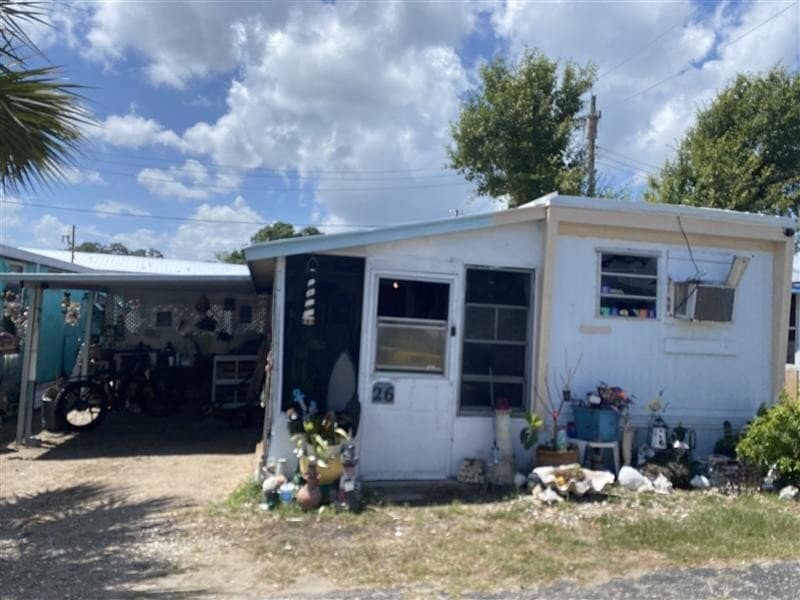 Photo - 2900 FL-17