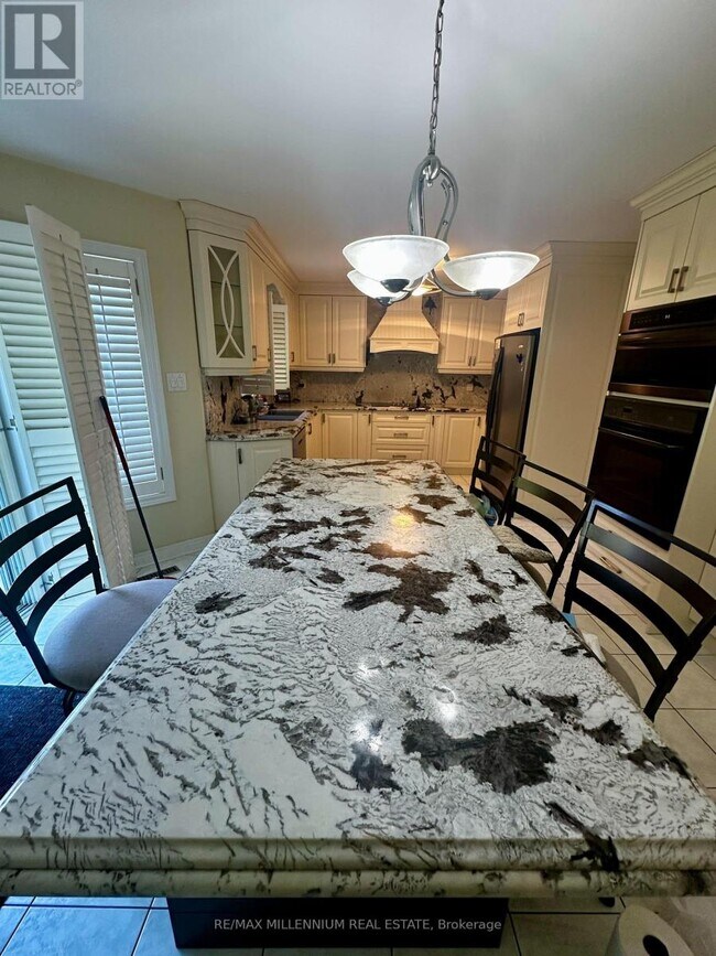 Photo - 3091 Eden Oak Crescent