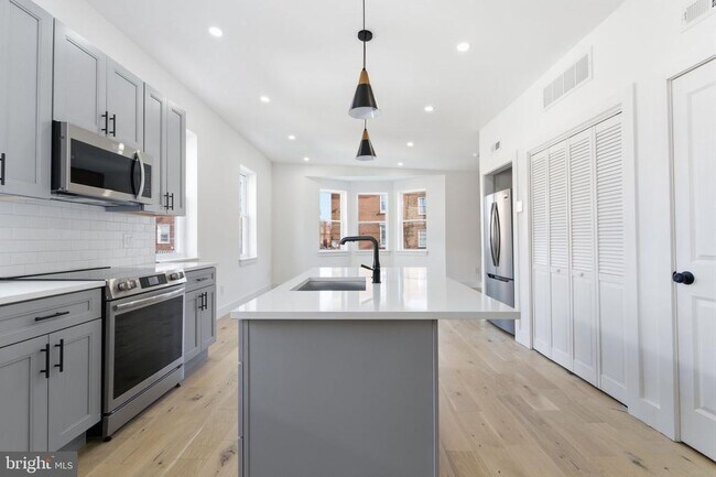 Photo - 2724 E Somerset St Unit 2