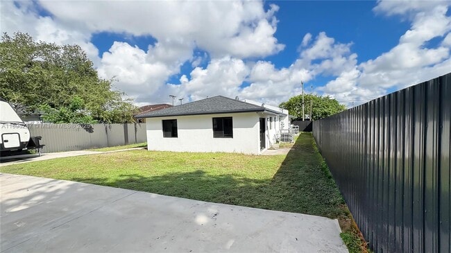 Photo - 2492 NW 44th St Unidad 2492