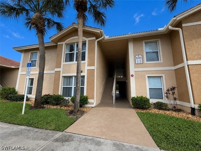 Building Photo - 8245 Ibis Club Dr Unit 403