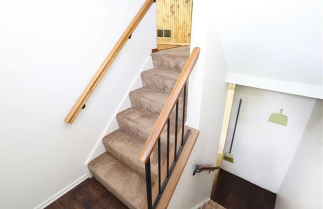 Photo - 527 Hunting Creek Rd