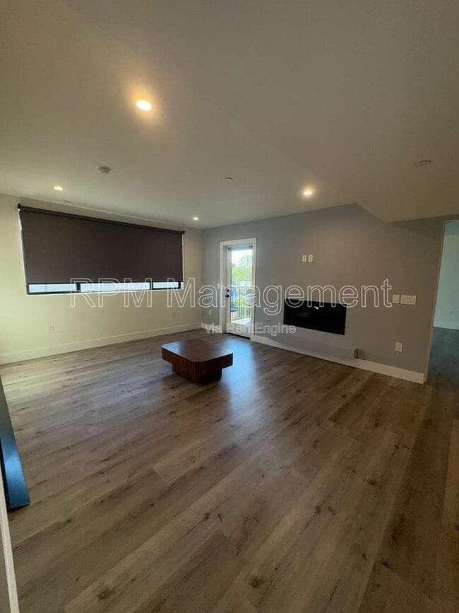 Photo - 5923 Laurel Canyon Blvd Unit 401