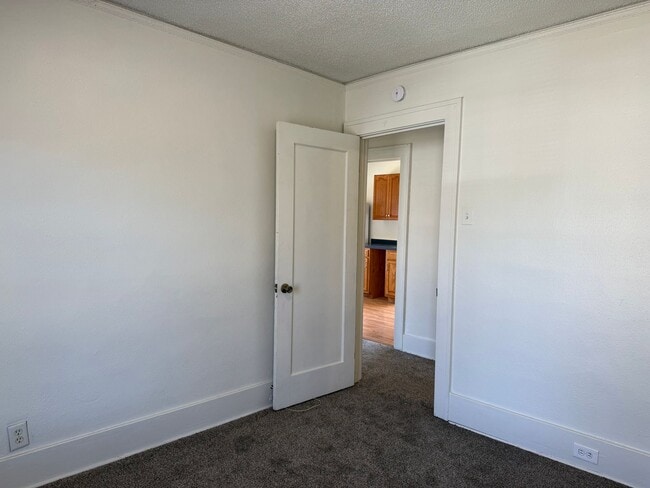 Photo - HATCH AND YOUNG 722 Unidad 2